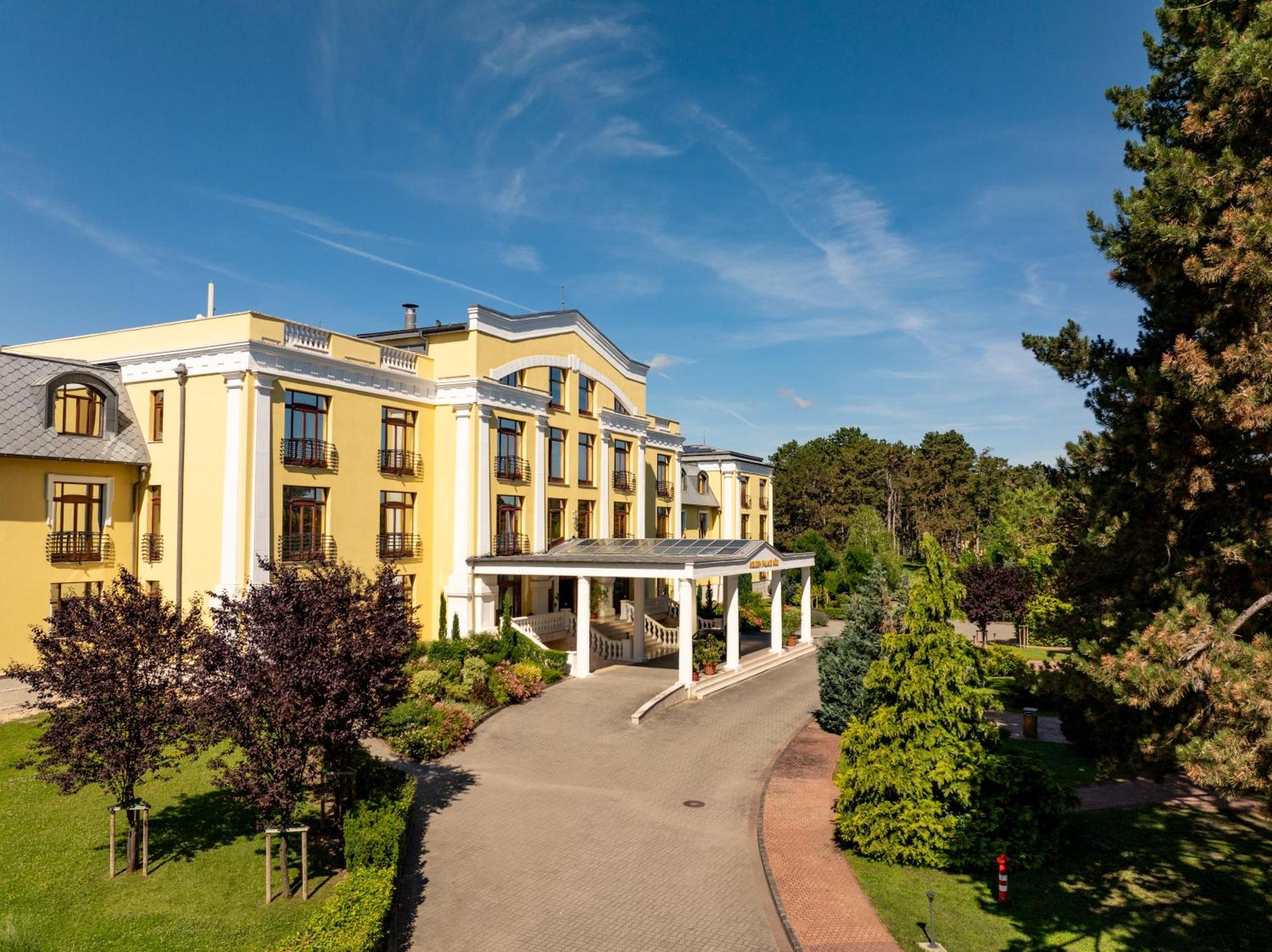 Hotel Golden Palace Гёд Экстерьер фото